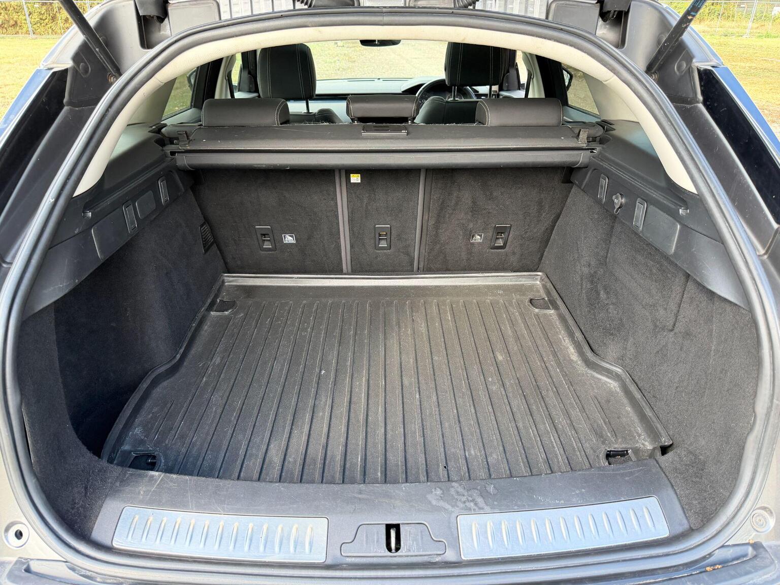 2018 Land Rover Range Rover Velar image 53