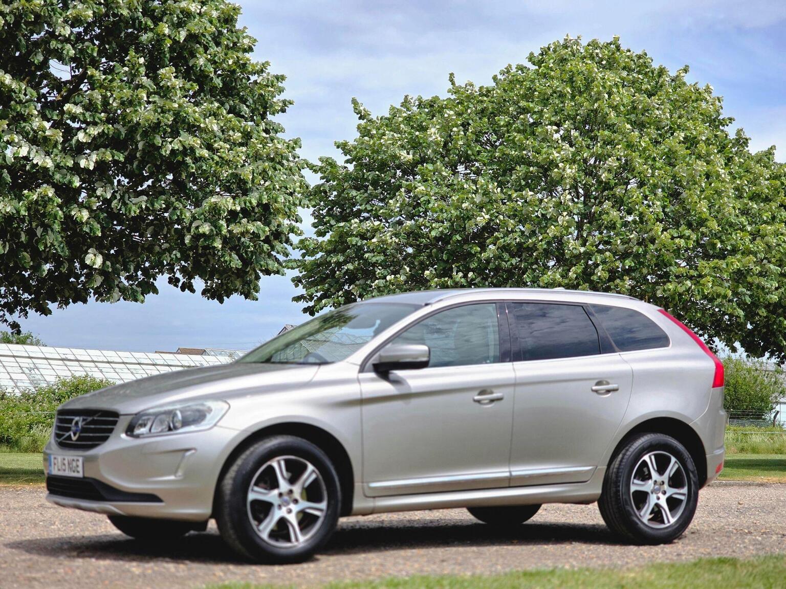 2015 Volvo XC60 image 15