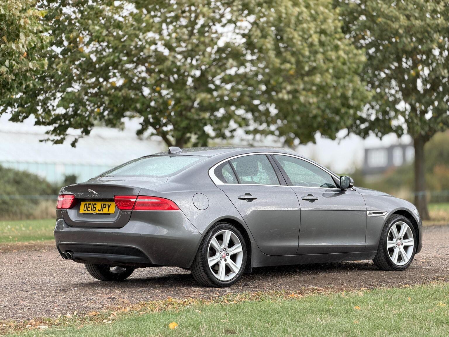 2016 Jaguar XE image 6