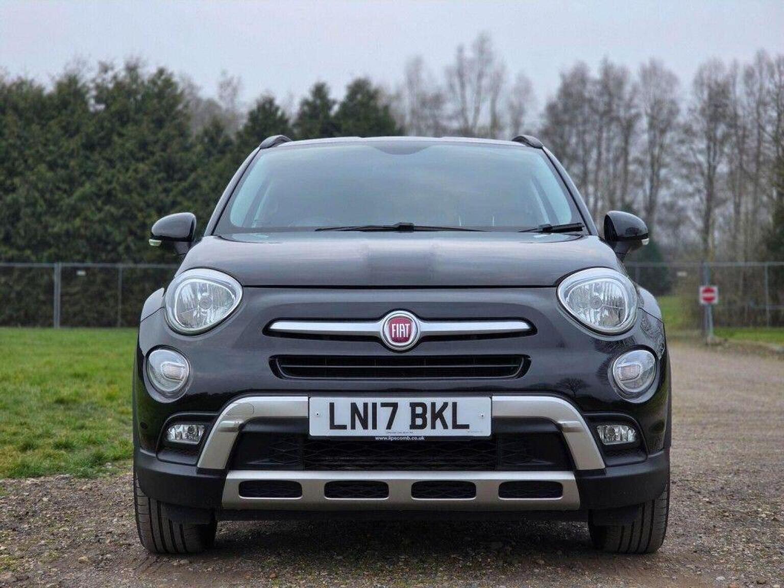 2017 Fiat 500X image 11