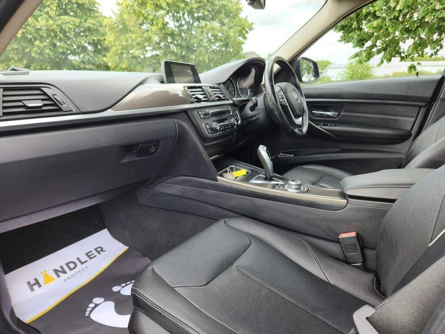 2013 BMW 3 Series image 17