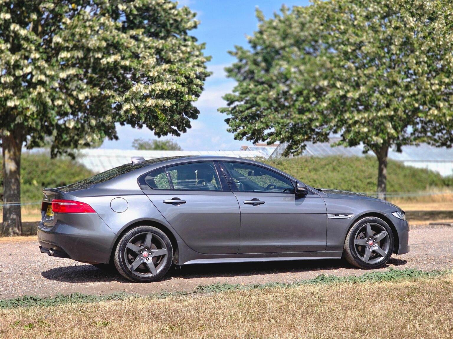 2018 Jaguar XE image 4