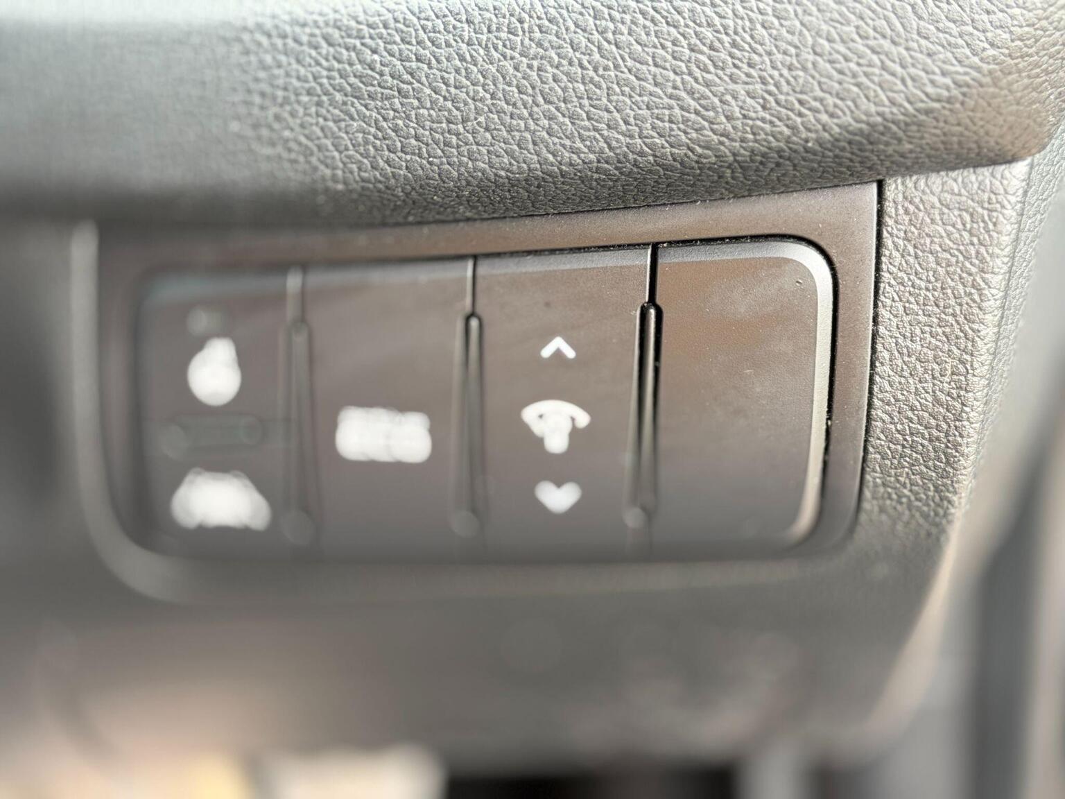 2015 Kia Ceed image 28