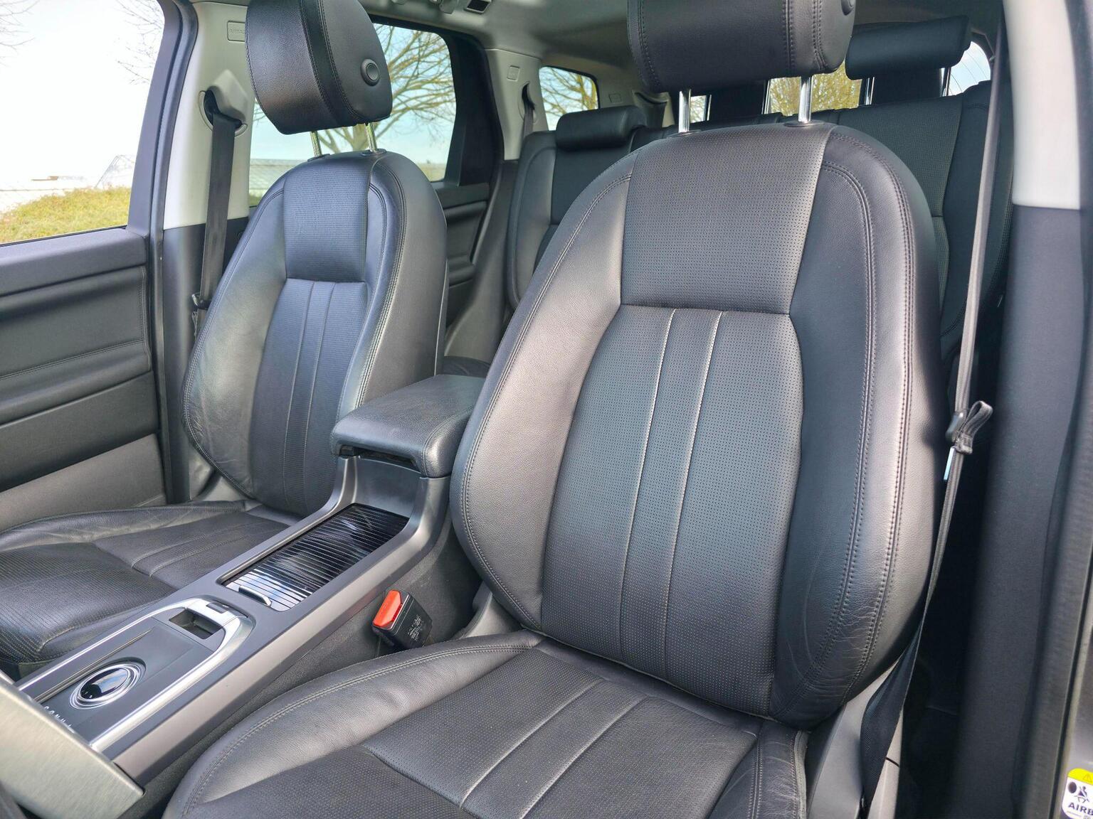2018 Land Rover Discovery Sport image 31