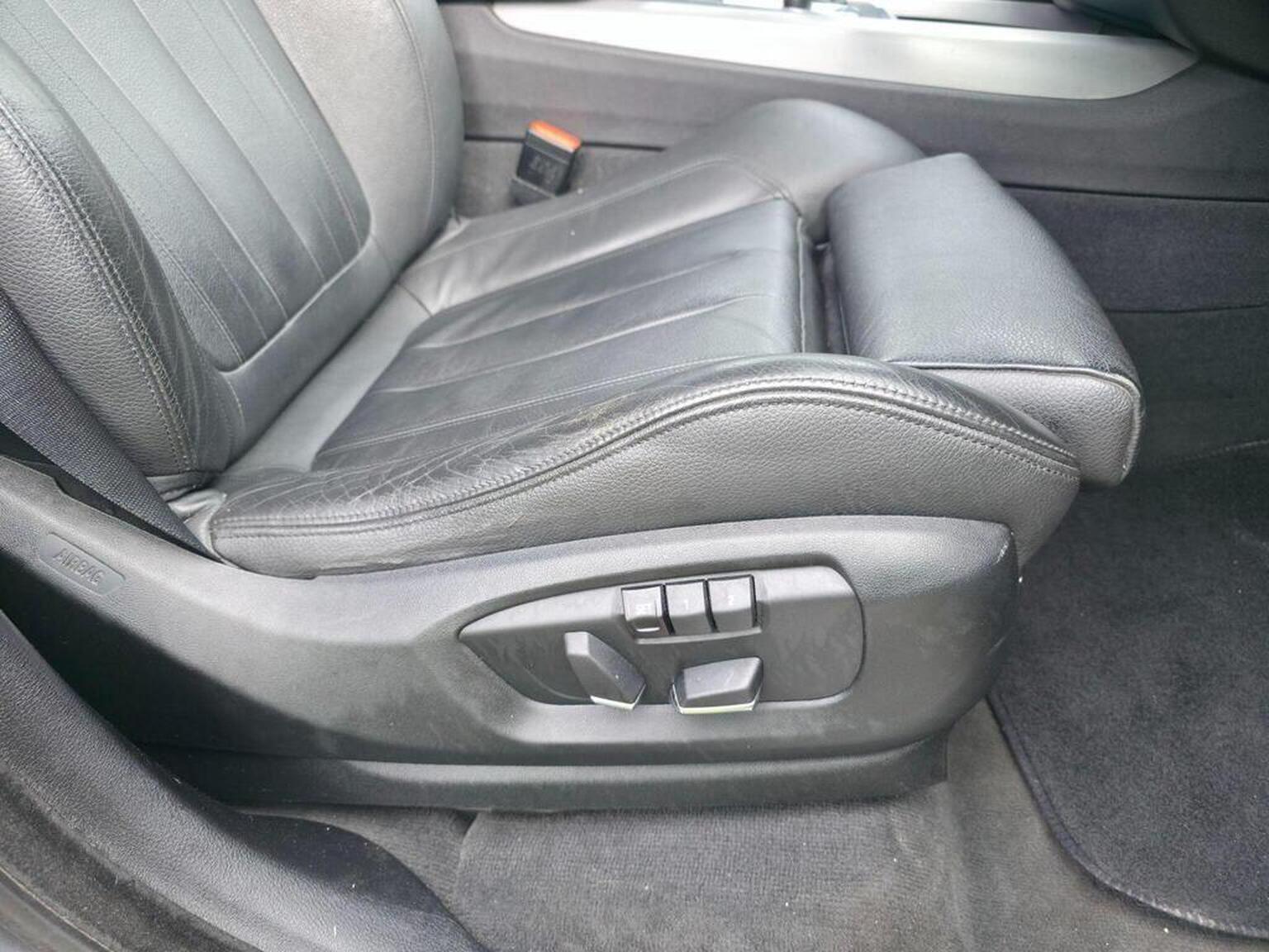 2016 BMW X5 image 32