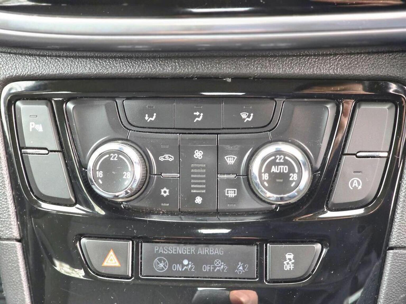 2016 Vauxhall Mokka X image 35