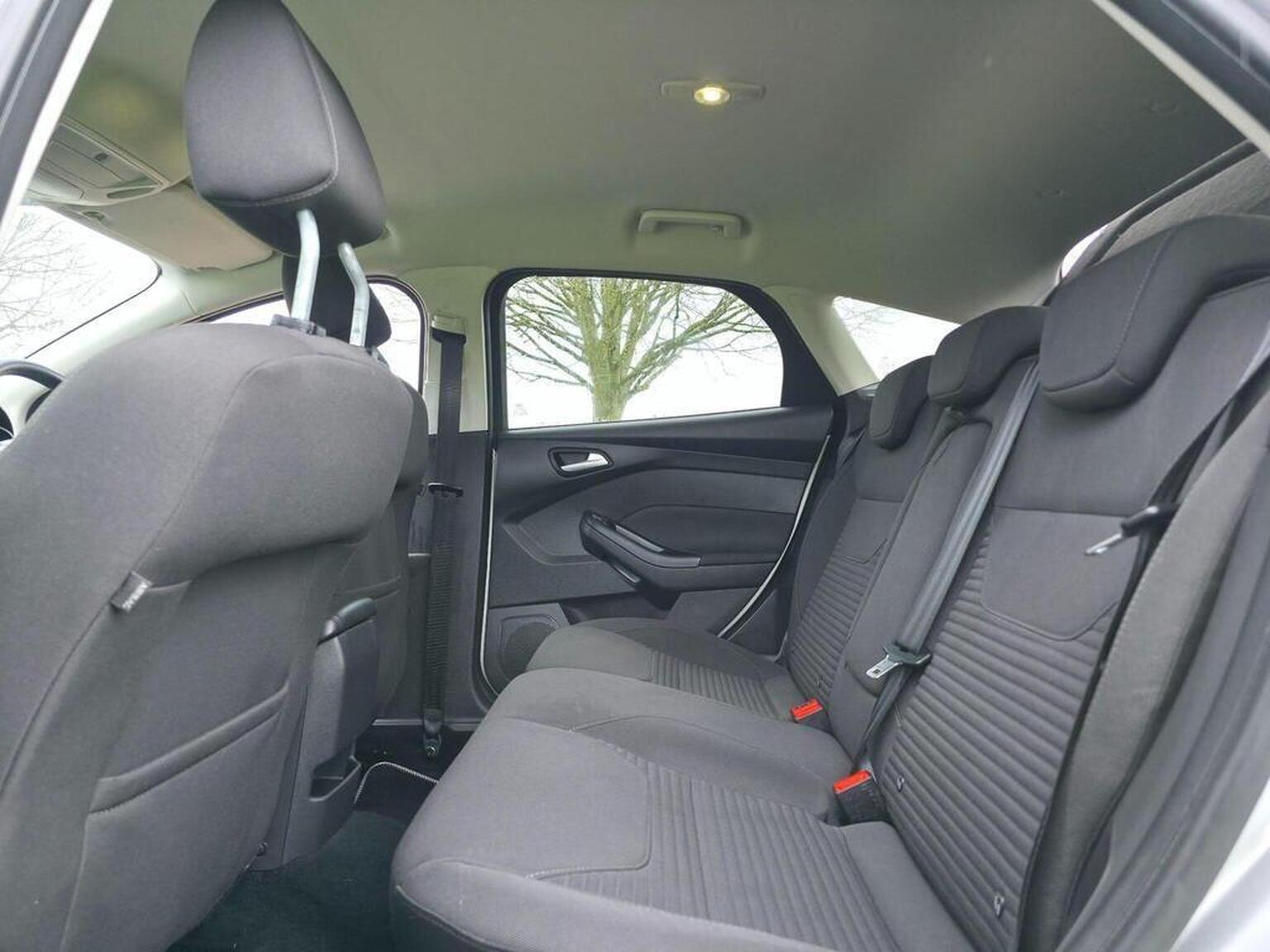 2017 Ford Focus image 22