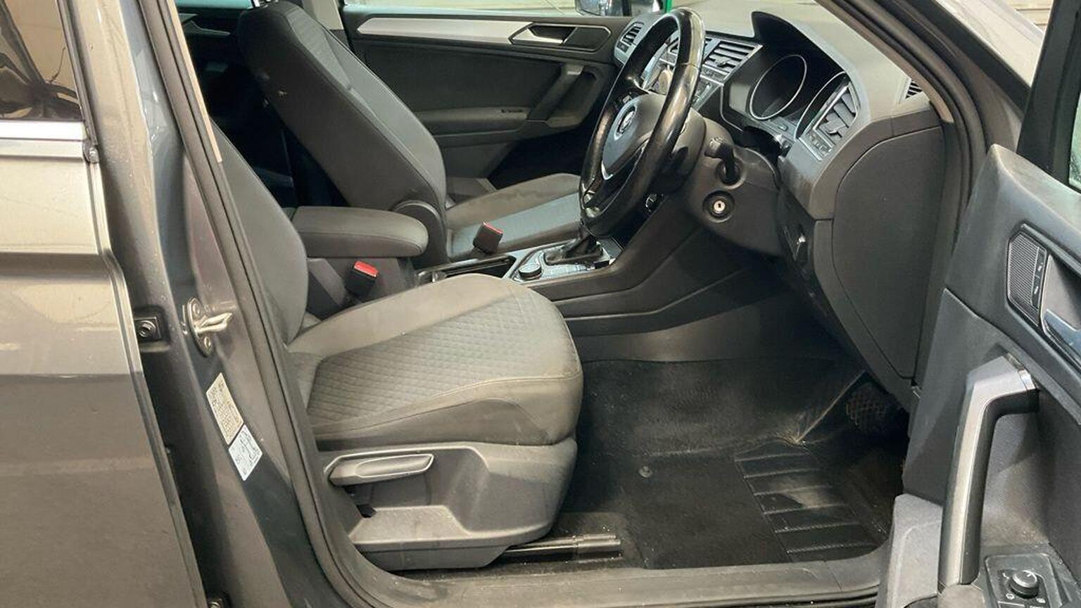 2018 Volkswagen Tiguan image 12