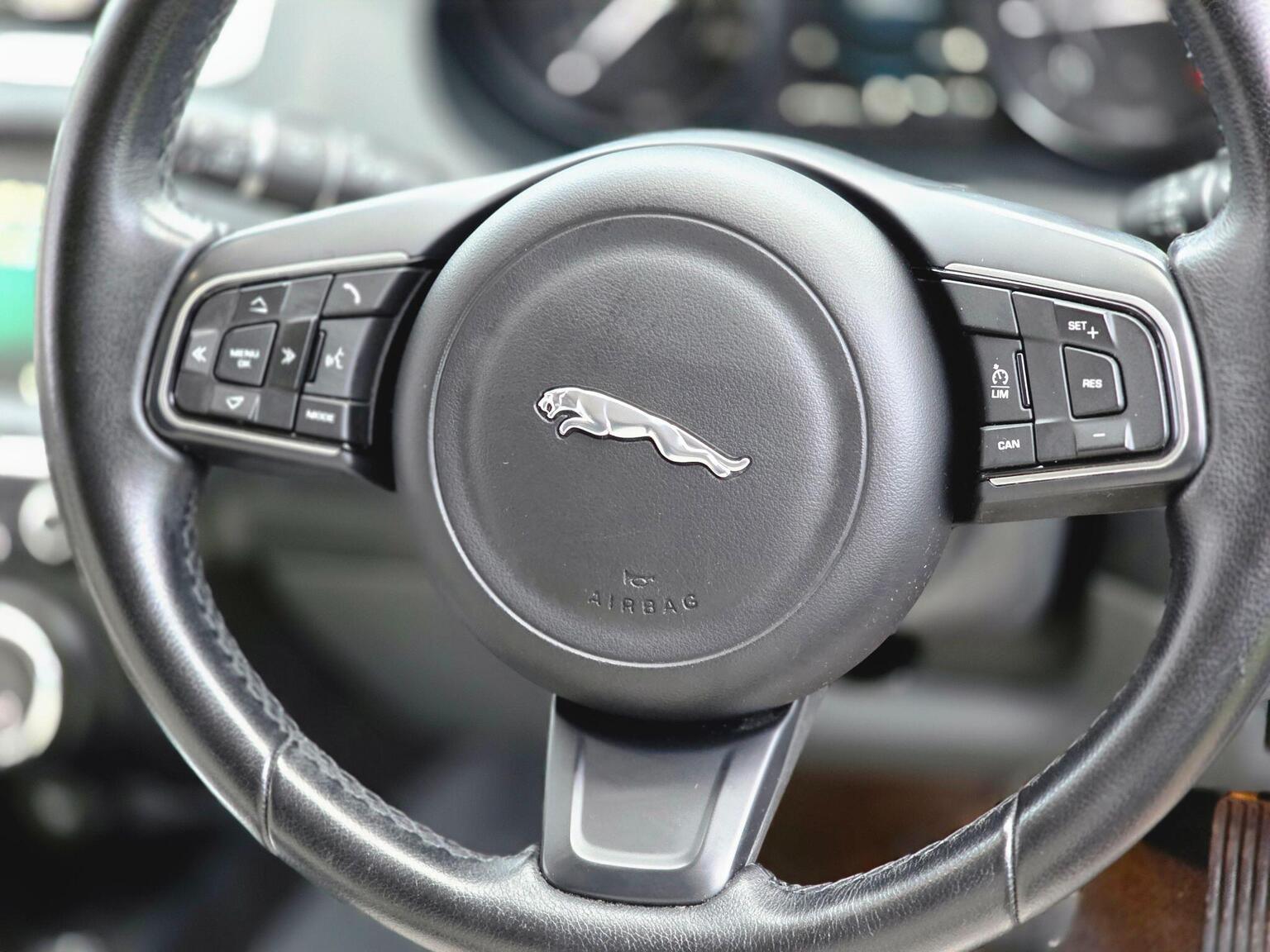 2018 Jaguar E-PACE image 46