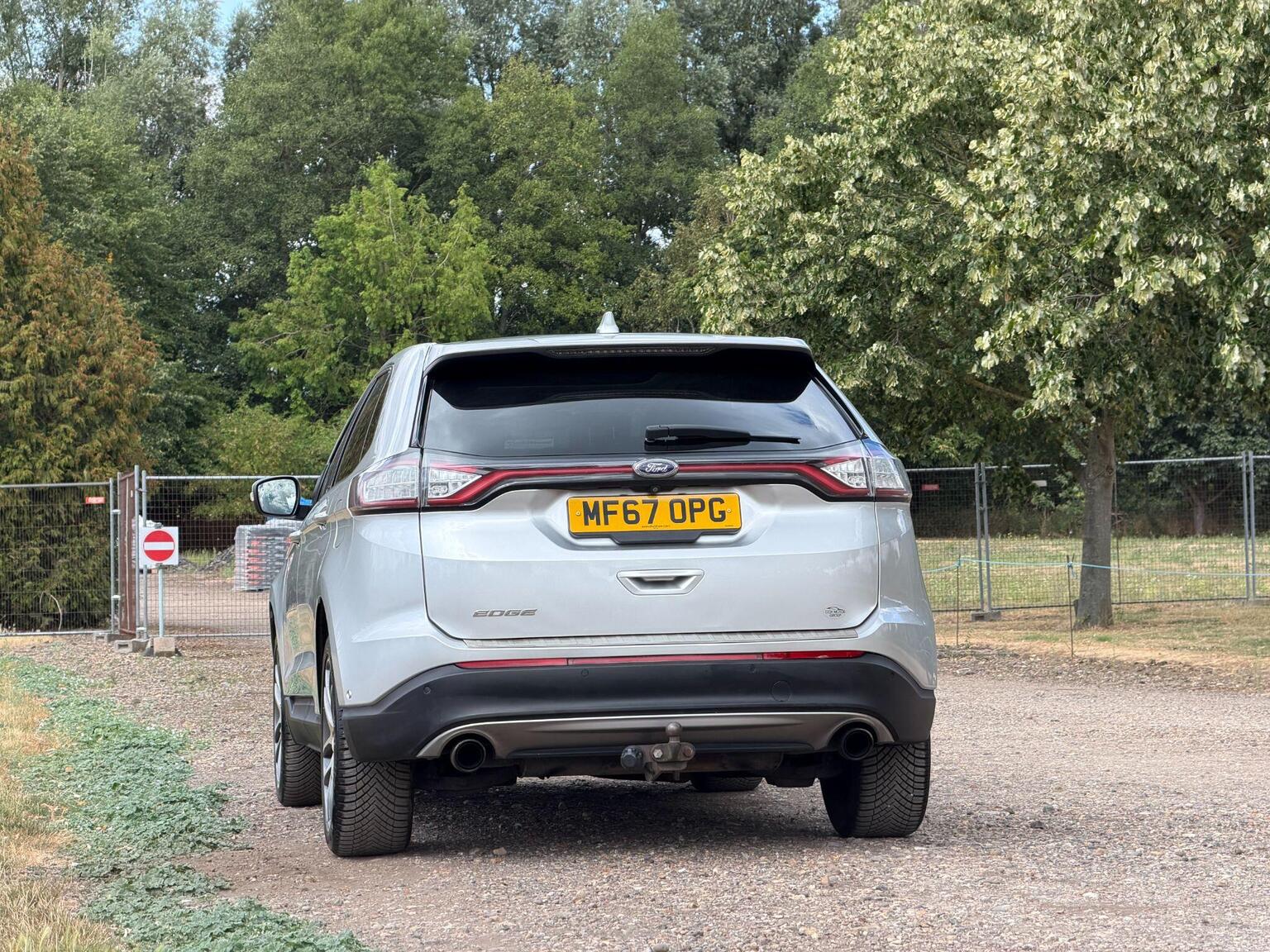 2018 Ford Edge image 12