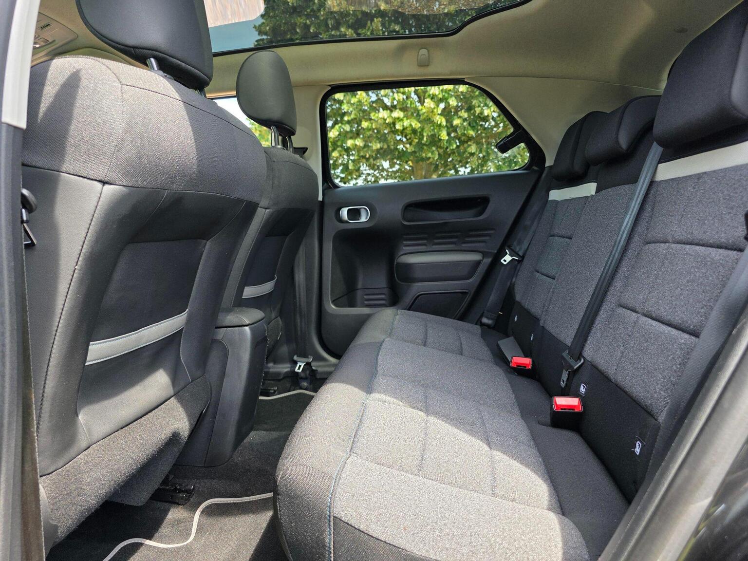 2019 Citroen C4 Cactus image 25