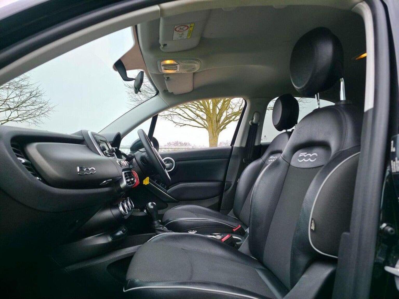 2017 Fiat 500X image 16