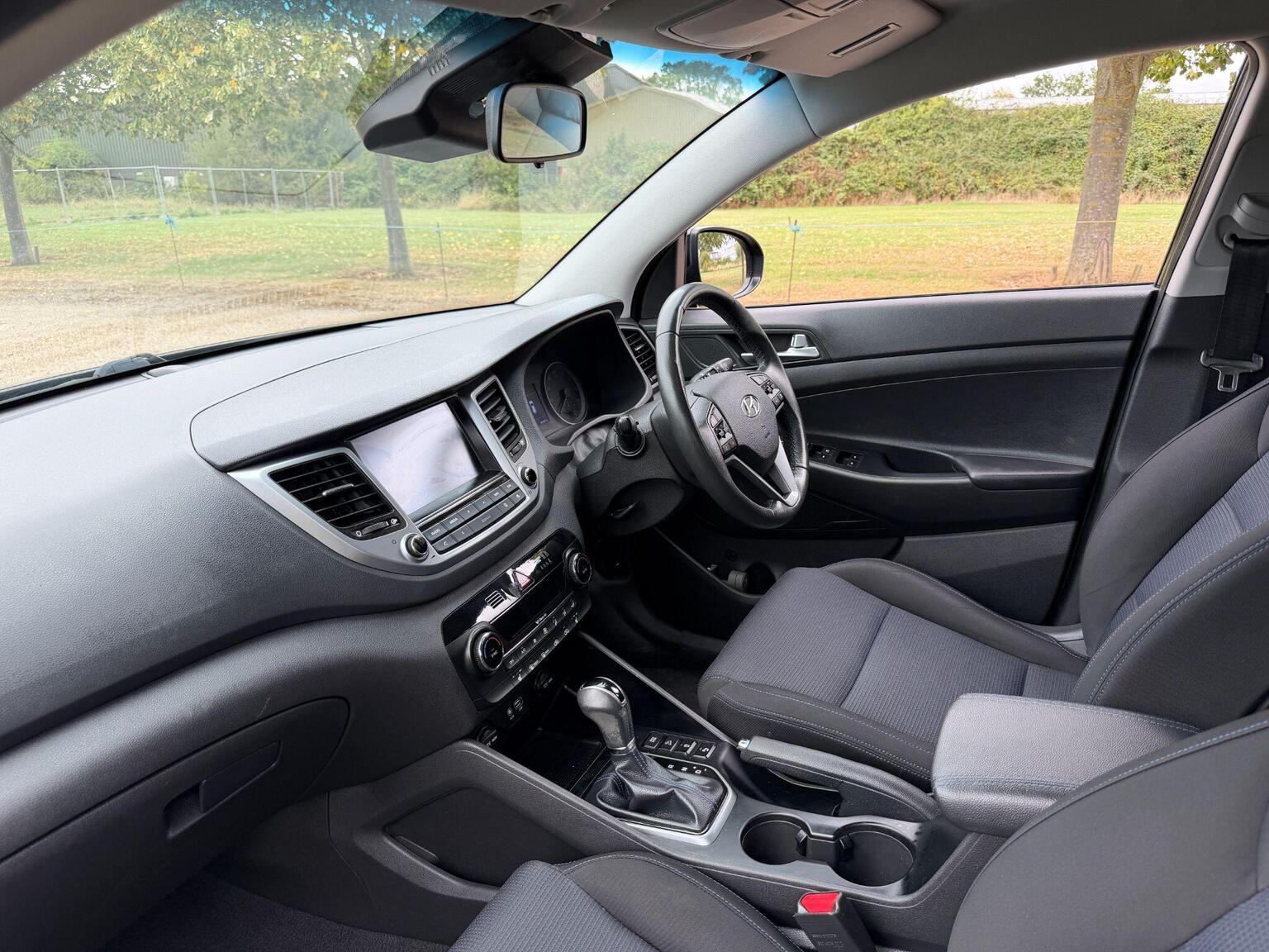 2017 Hyundai TUCSON image 29