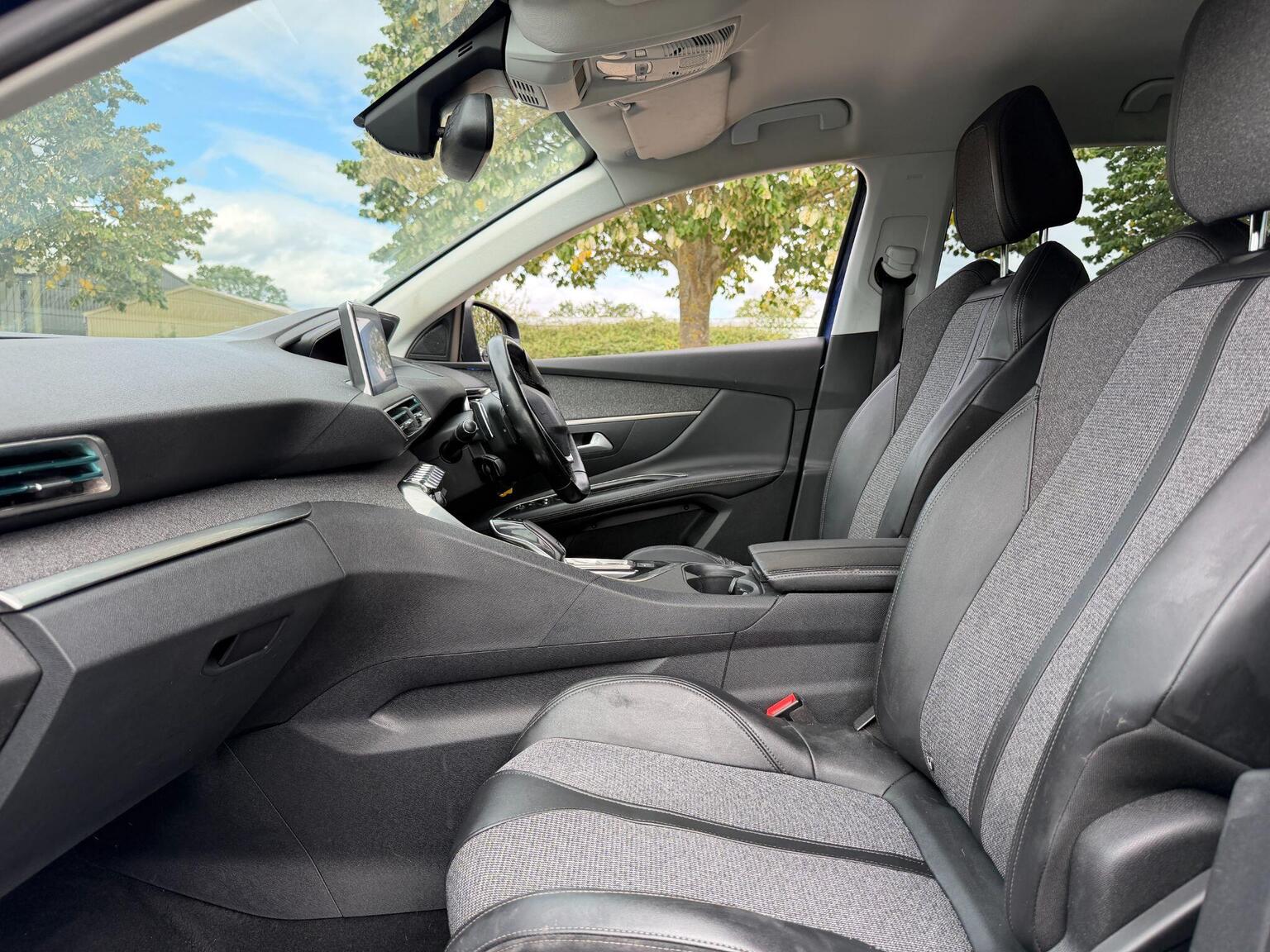 2018 Peugeot 3008 image 26