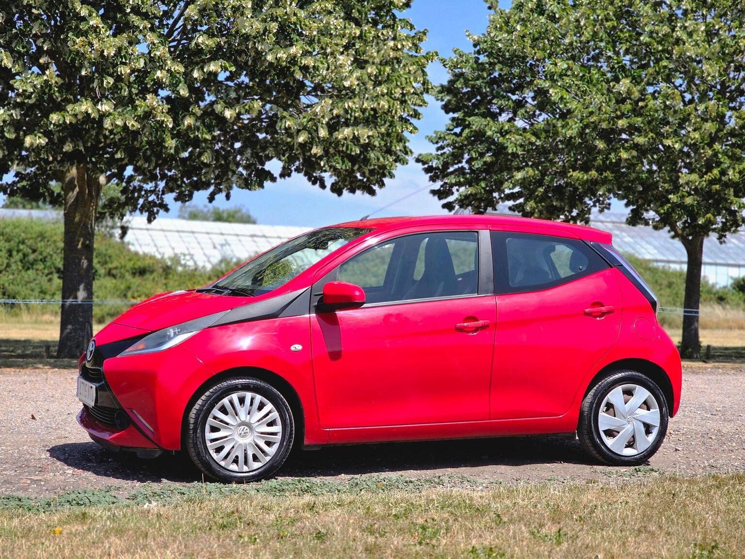 2015 Toyota AYGO image 17
