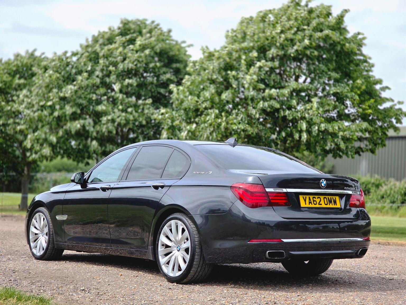 2013 BMW 7 Series image 11