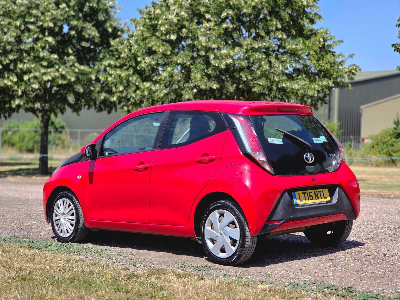 2015 Toyota AYGO image 13