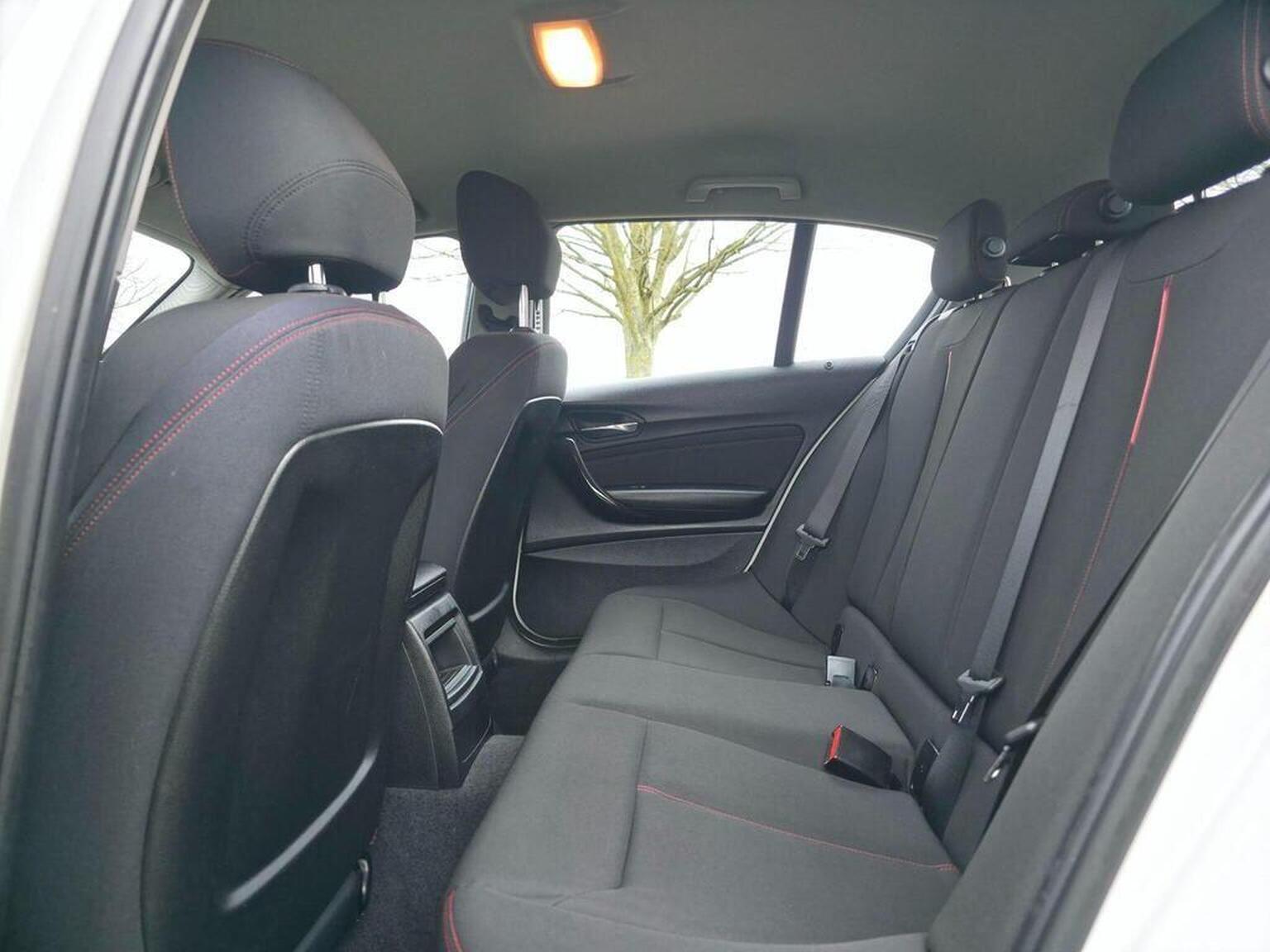 2013 BMW 1 Series image 25