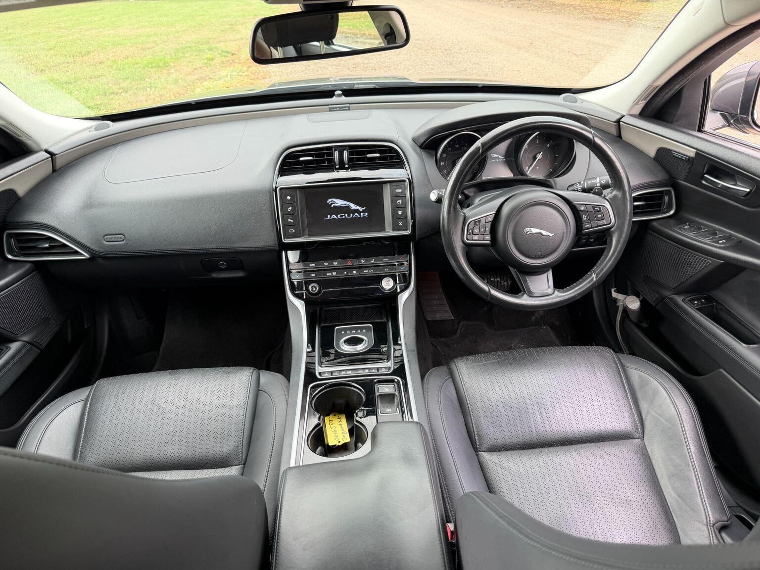 2016 Jaguar XE image 30