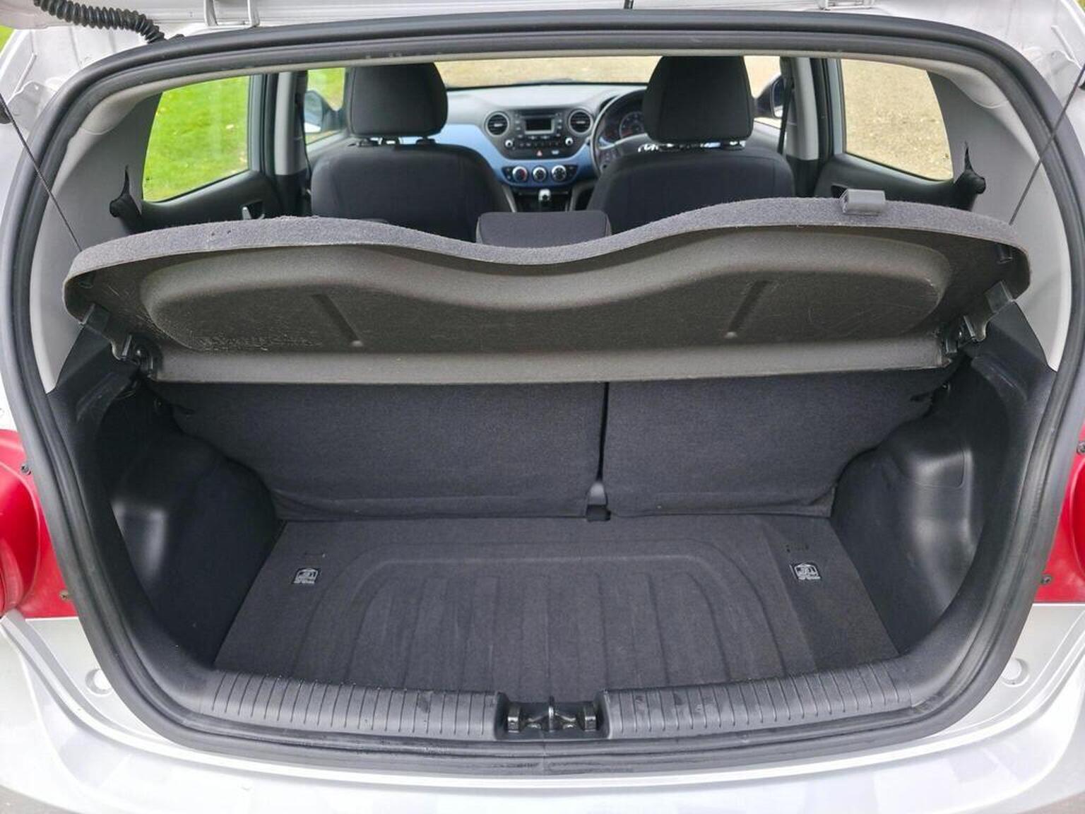 2016 Hyundai i10 image 44