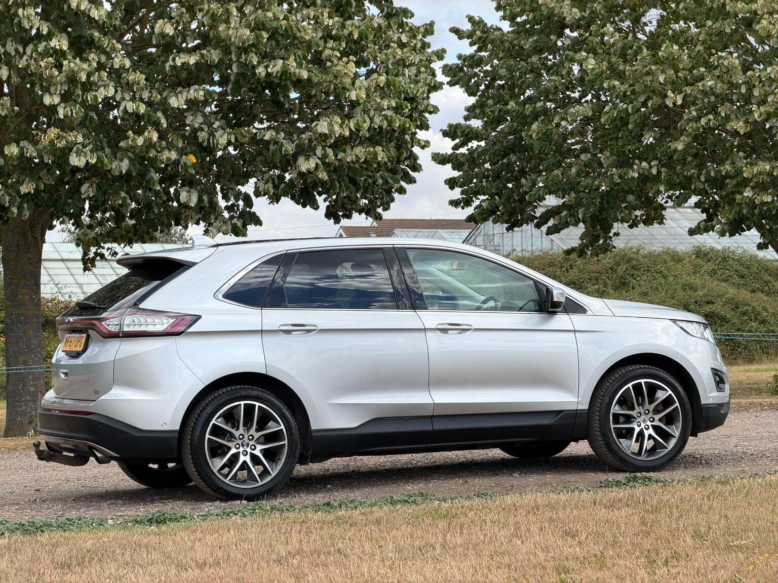 2018 Ford Edge image 4