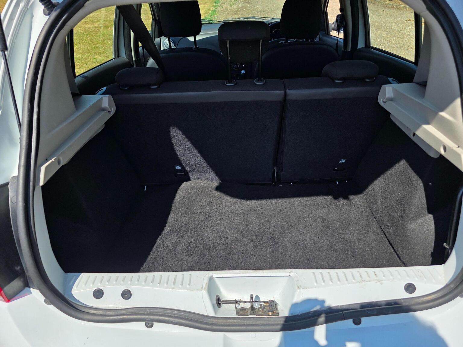 2013 Dacia Sandero Stepway image 48