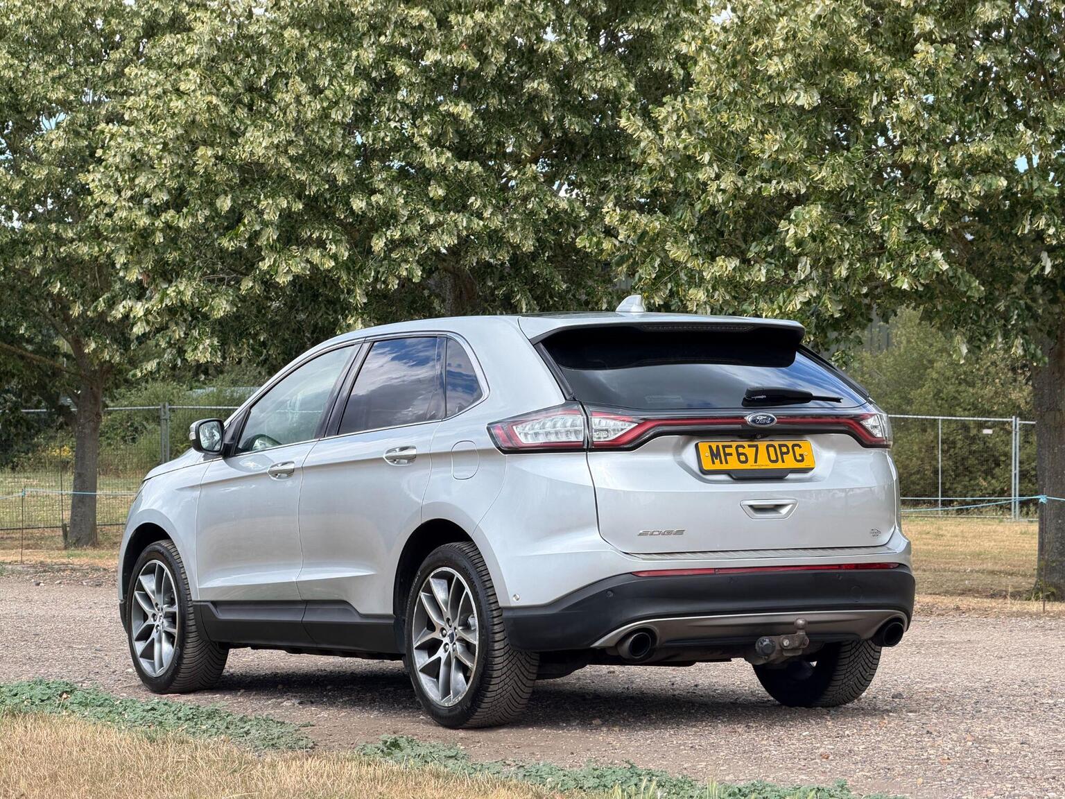 2018 Ford Edge image 13