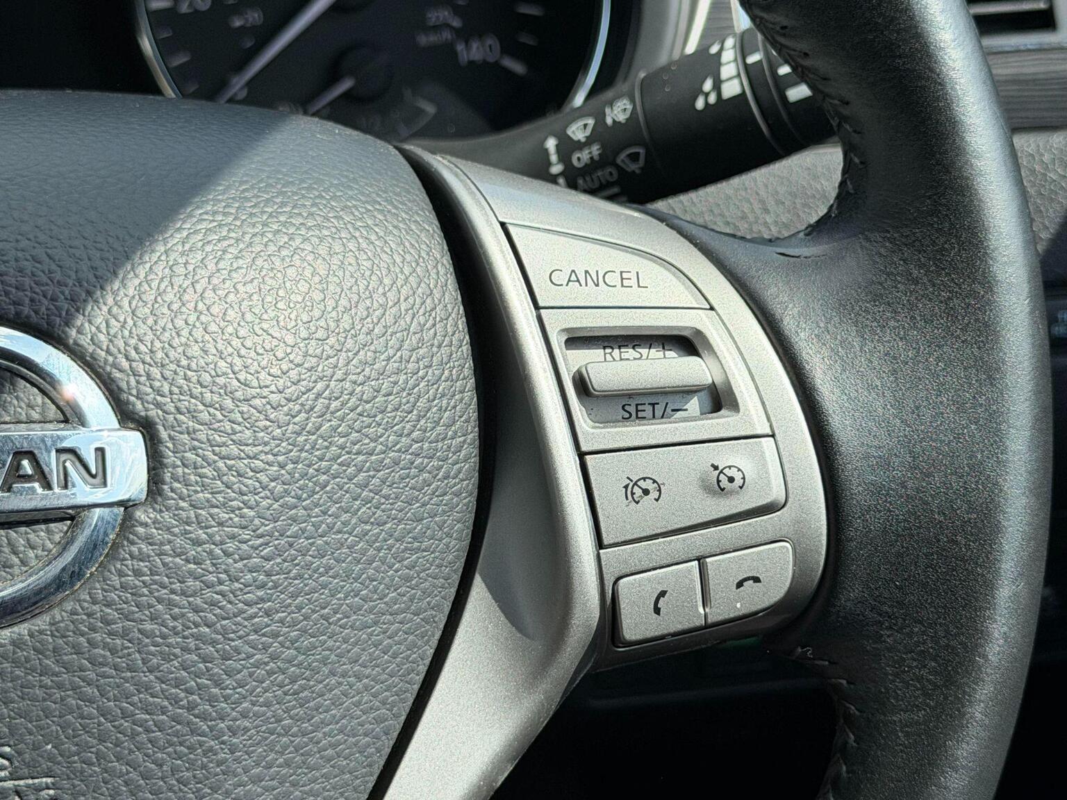 2016 Nissan Pulsar image 38