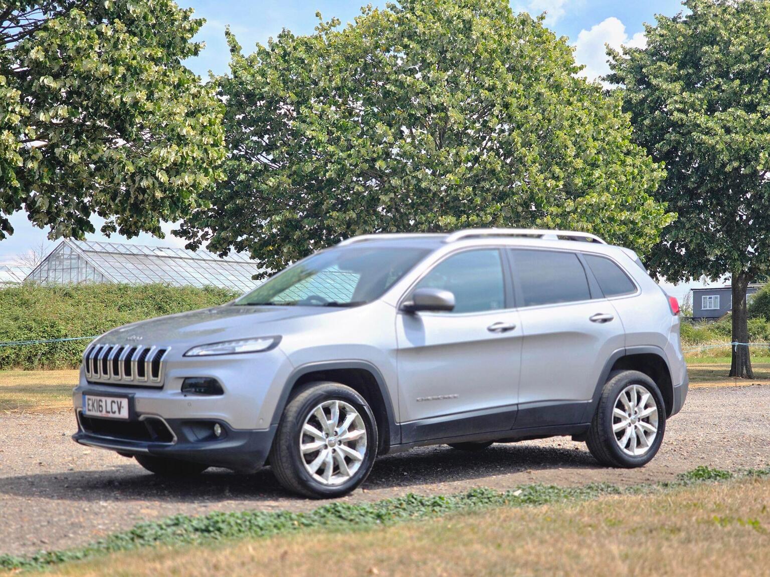 2016 Jeep Cherokee image 17