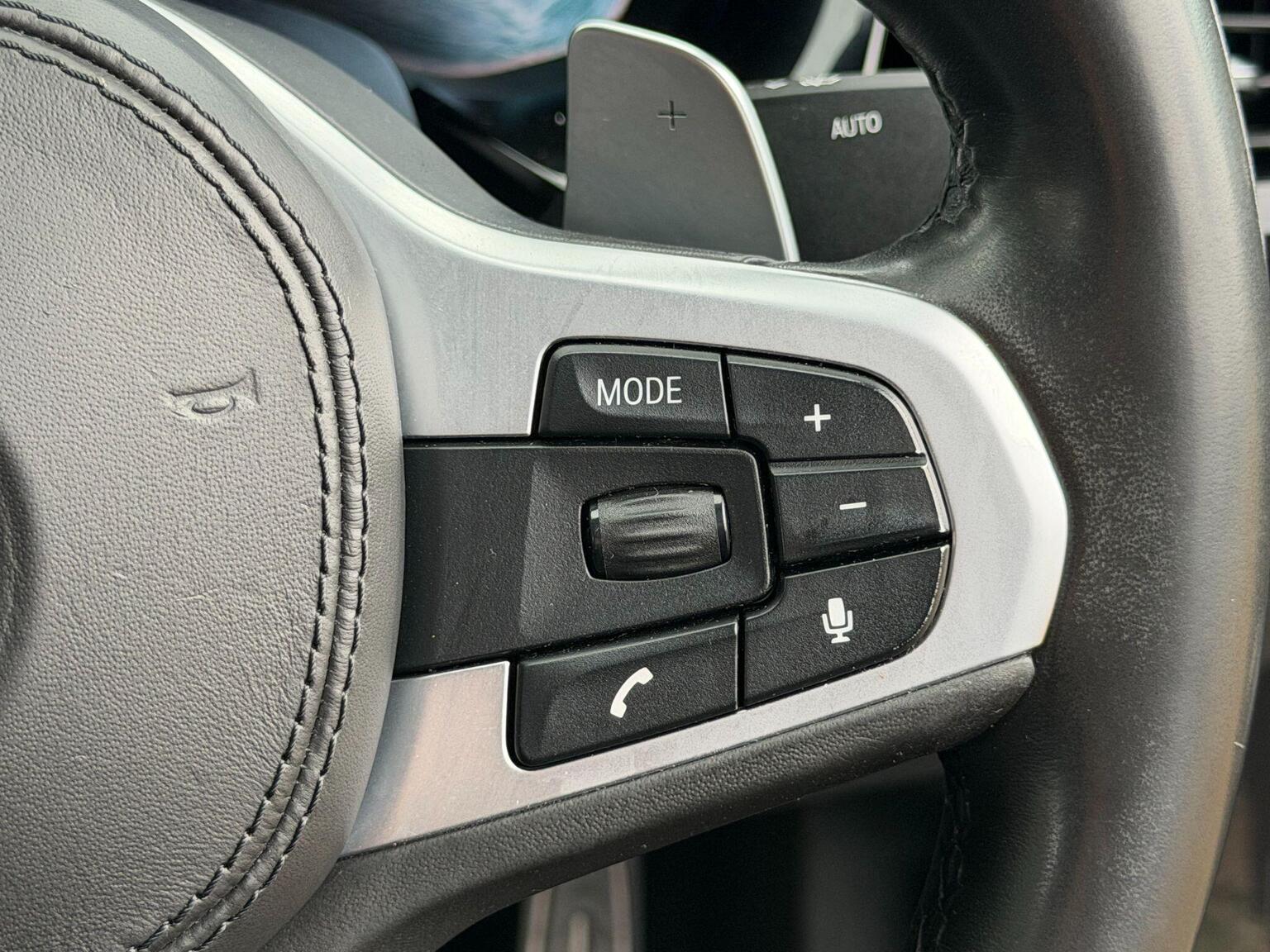 2019 BMW 5 Series image 37