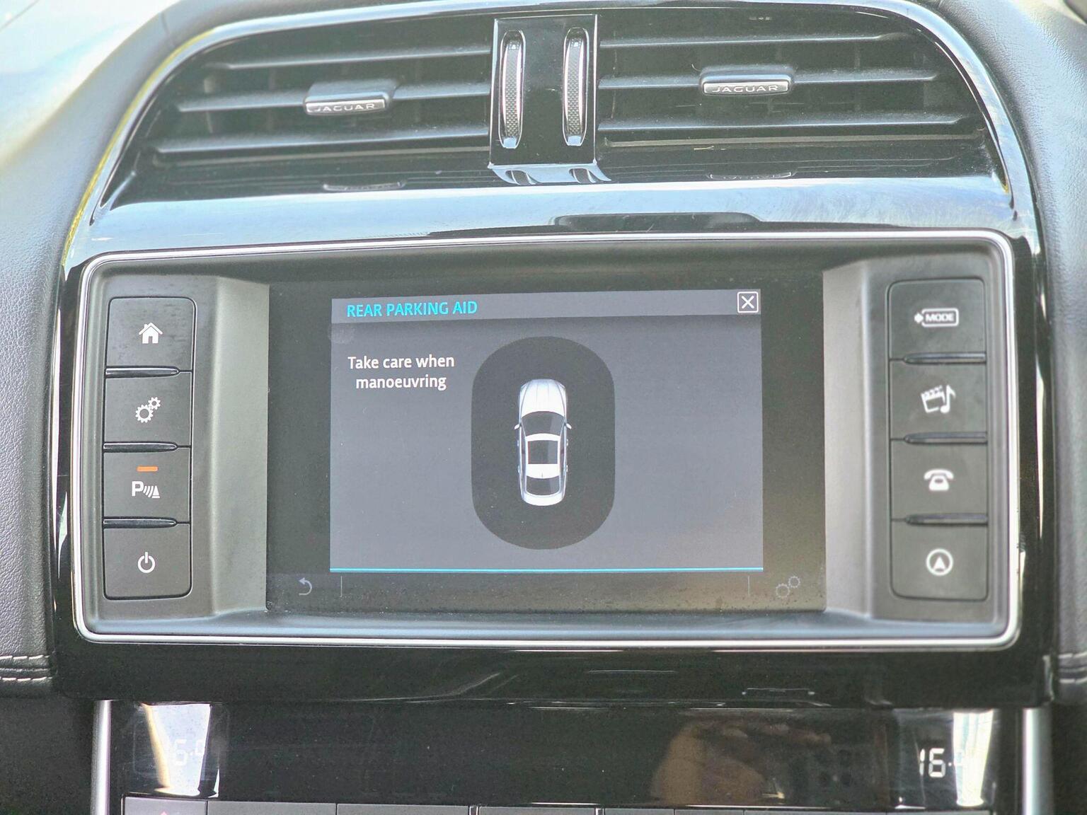 2018 Jaguar XE image 44