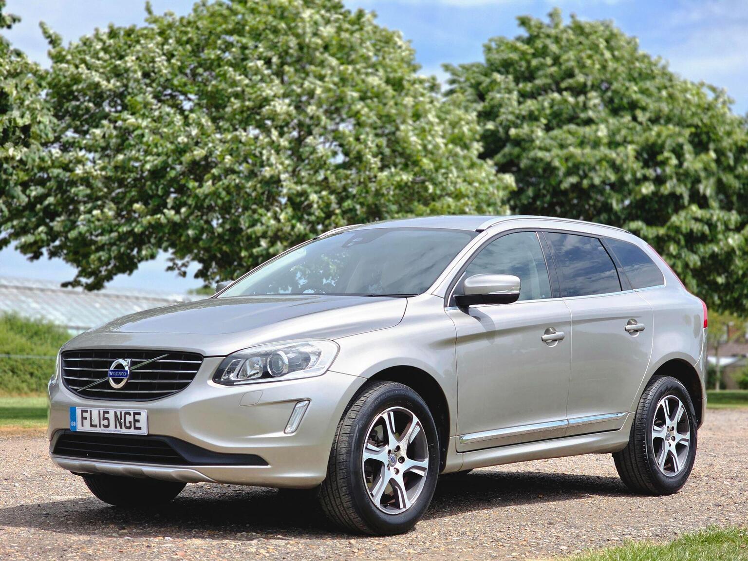 2015 Volvo XC60 image 16