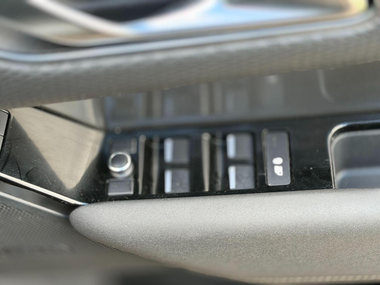 2018 Land Rover Range Rover Velar image 51