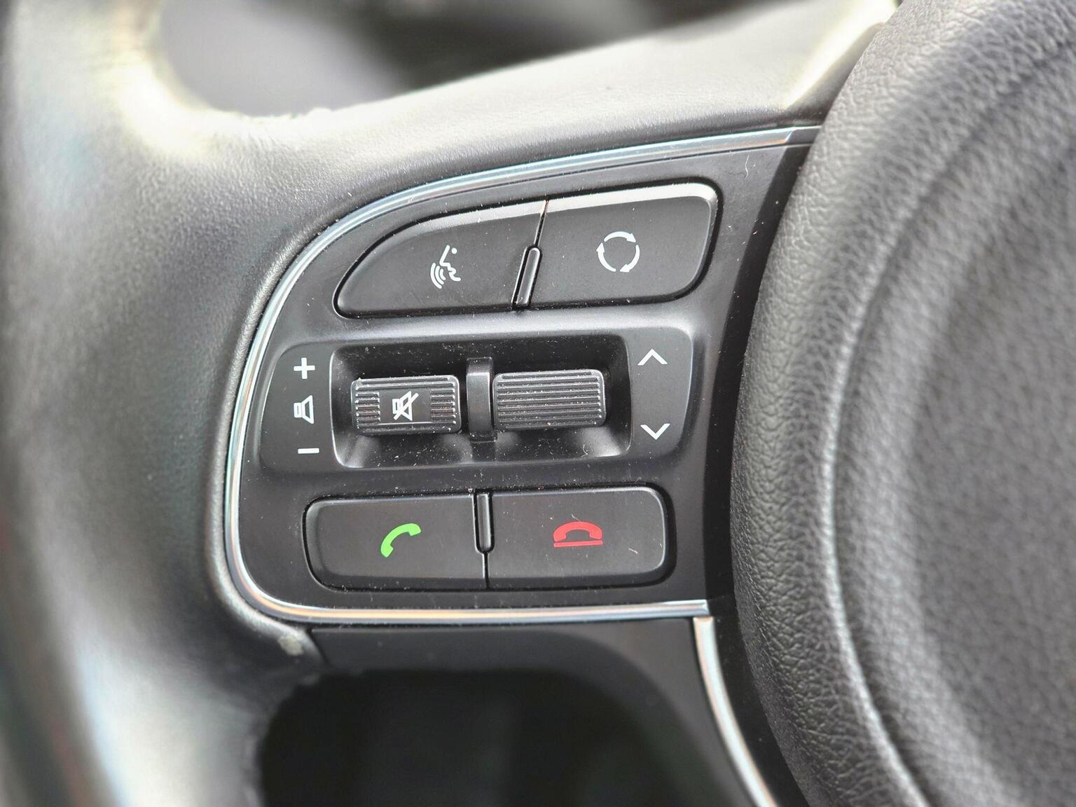 2017 Kia Sportage image 38