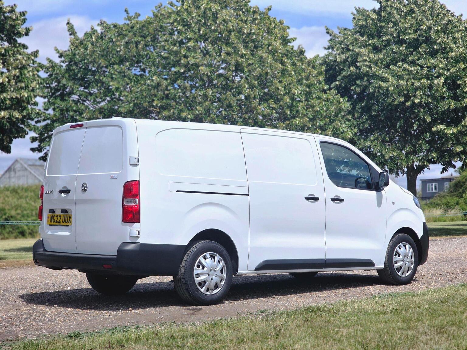 2022 Vauxhall Vivaro image 8
