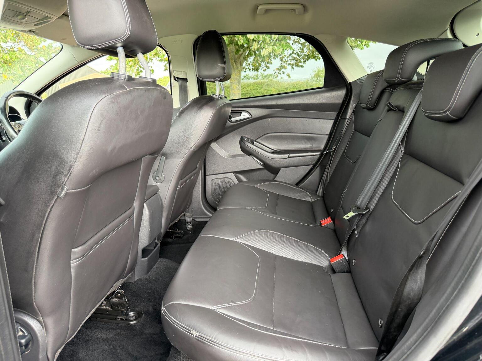 2016 Ford Focus image 26