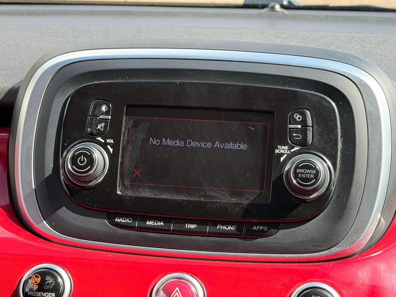2016 Fiat 500X image 40
