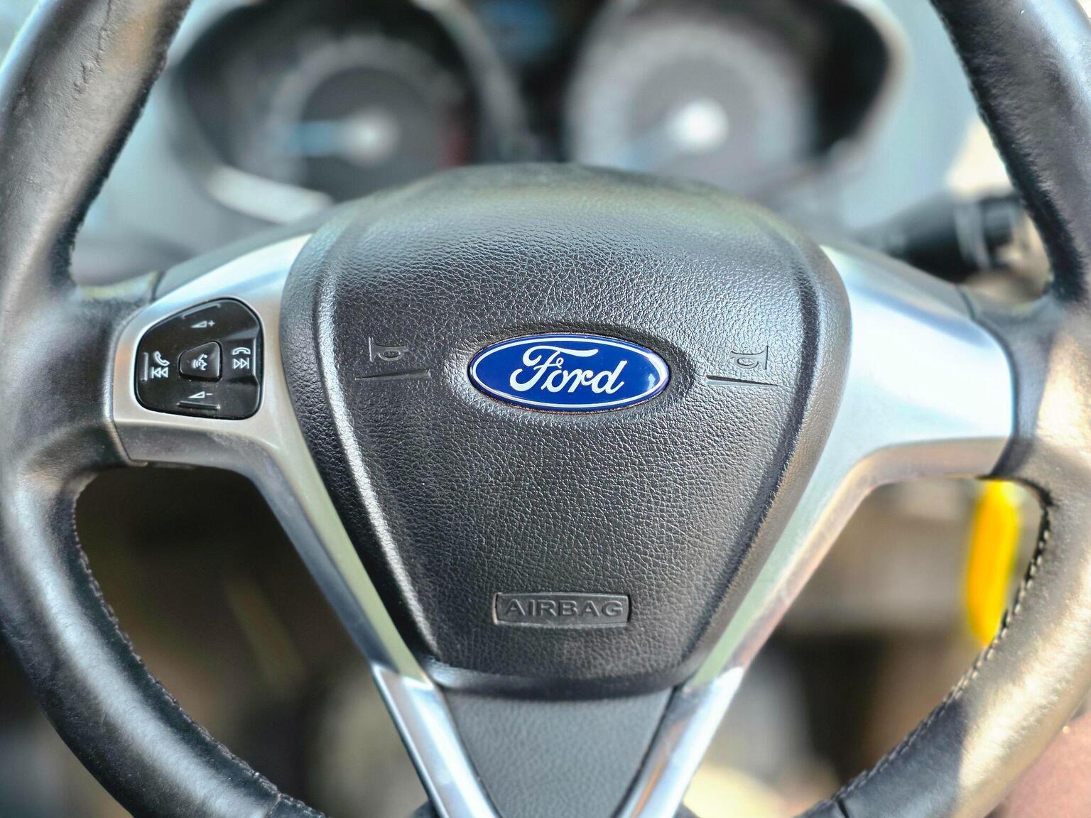 2015 Ford EcoSport image 43