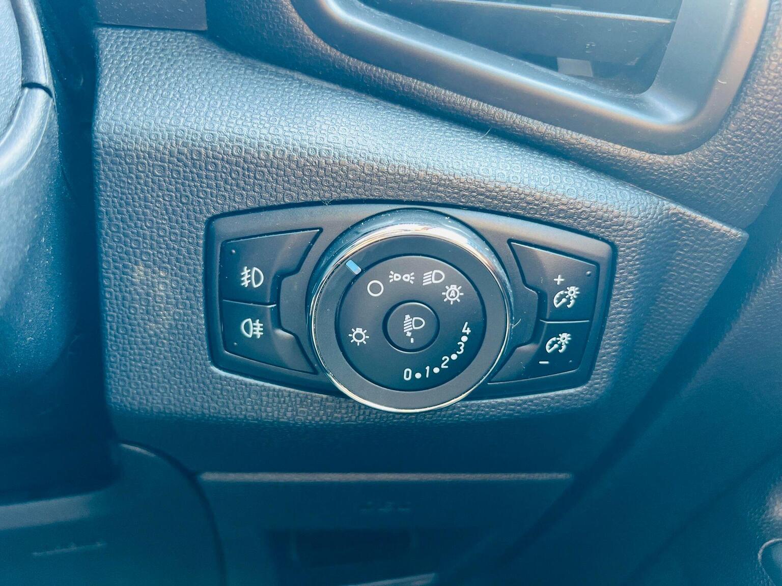 2018 Ford EcoSport image 39