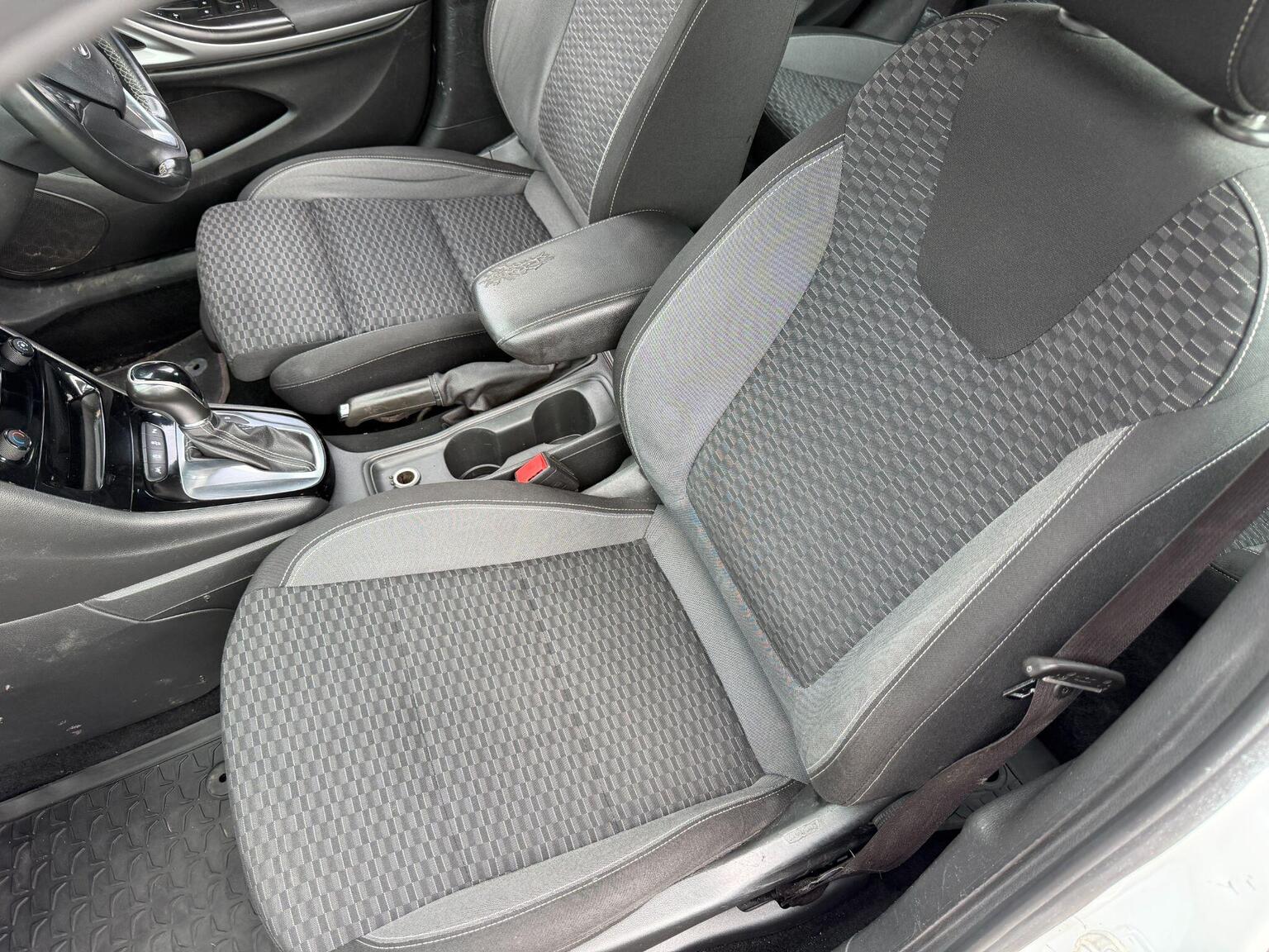 2020 Vauxhall Astra image 29