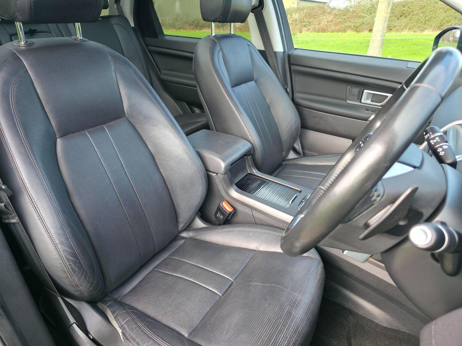 2018 Land Rover Discovery Sport image 30