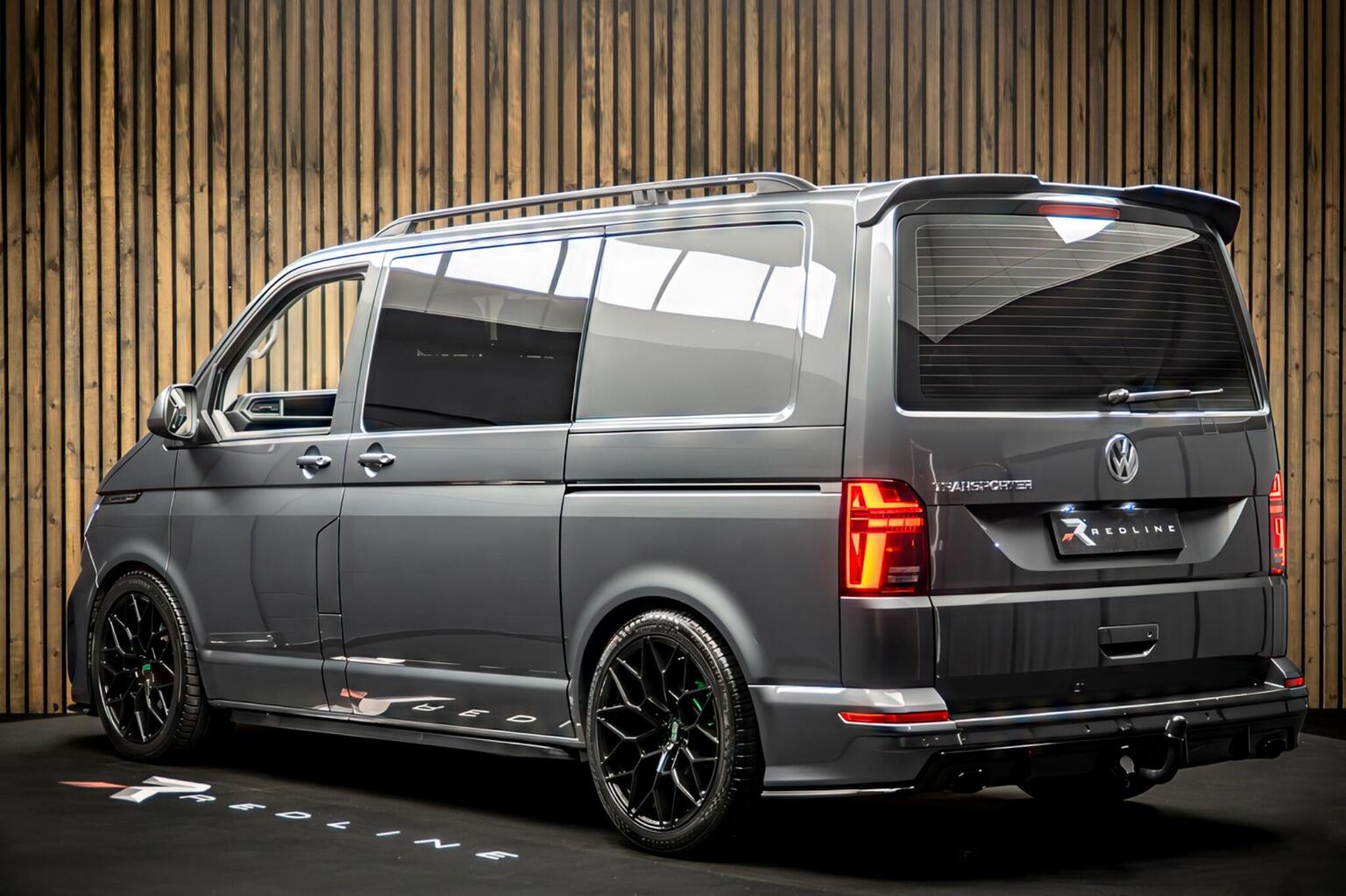 2022 Volkswagen Transporter T32 Highline FWD SWB — photograph 2