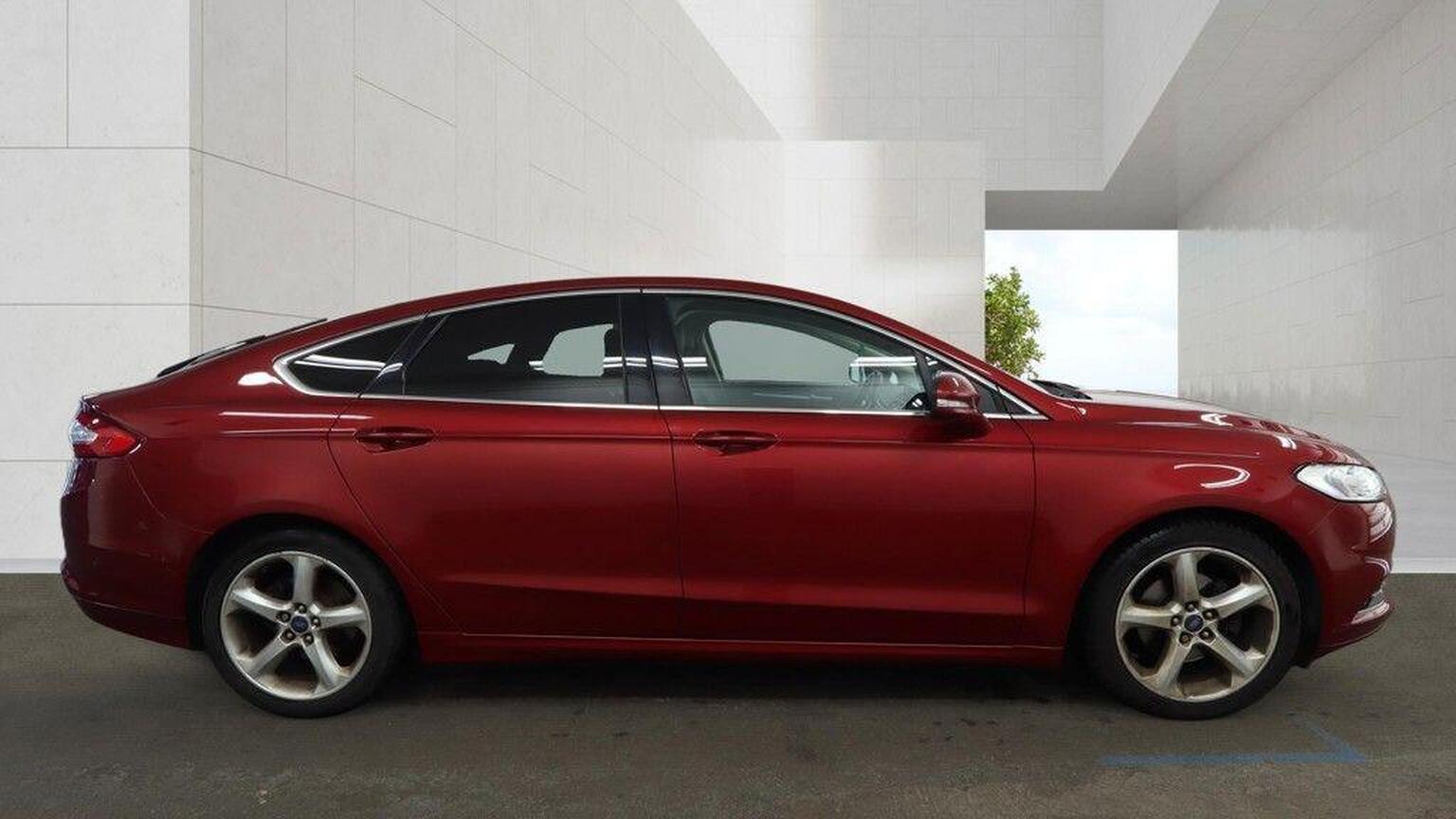 2019 Ford Mondeo image 2