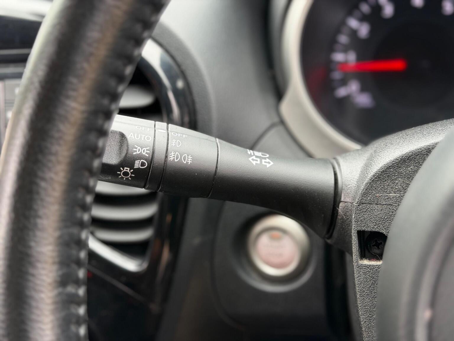 2015 Nissan Juke image 37