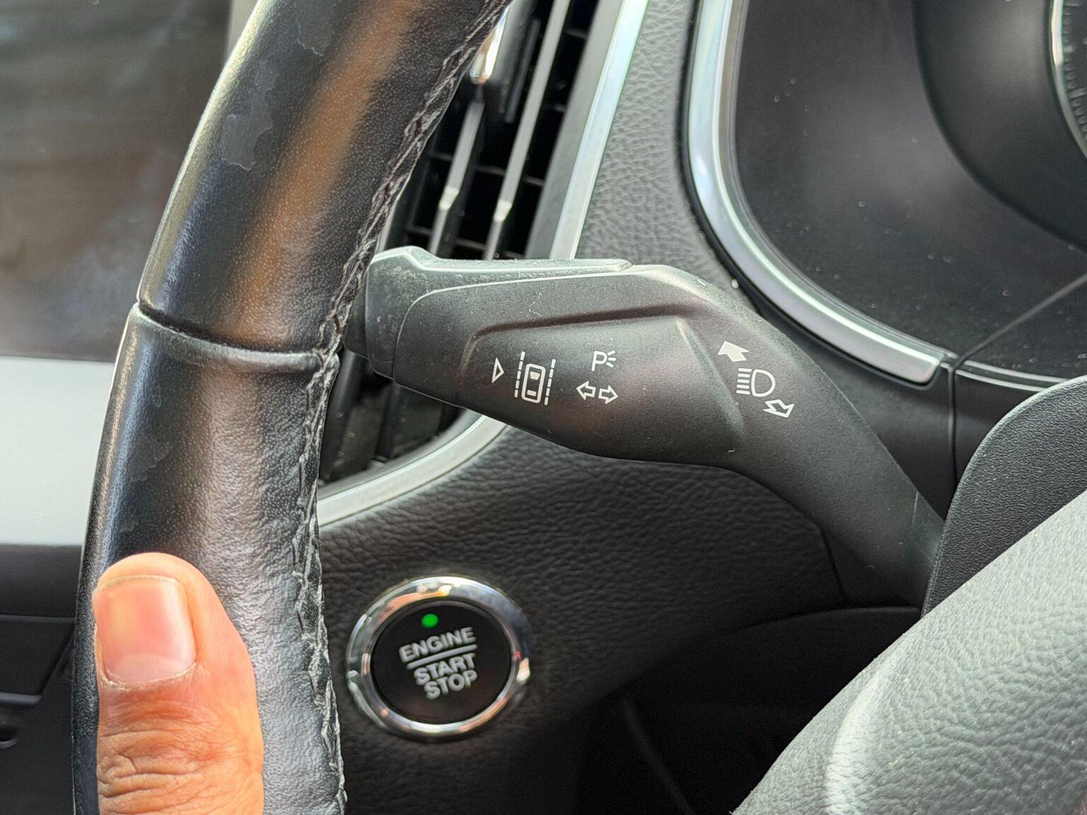 2018 Ford Edge image 51