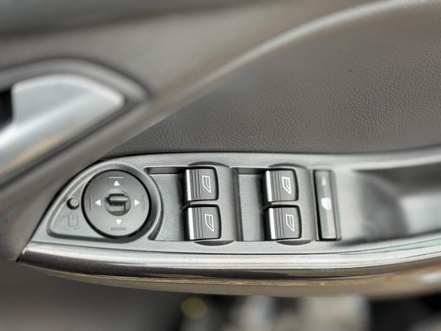 2016 Ford Focus image 50