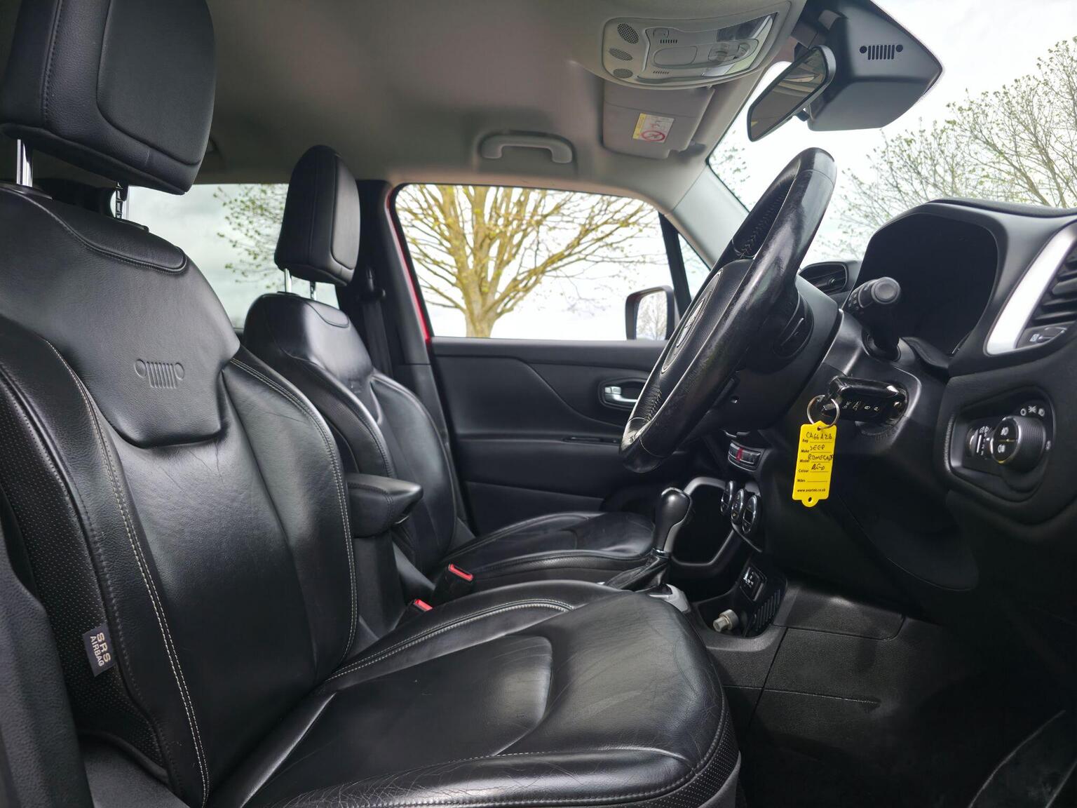 2017 Jeep Renegade image 21