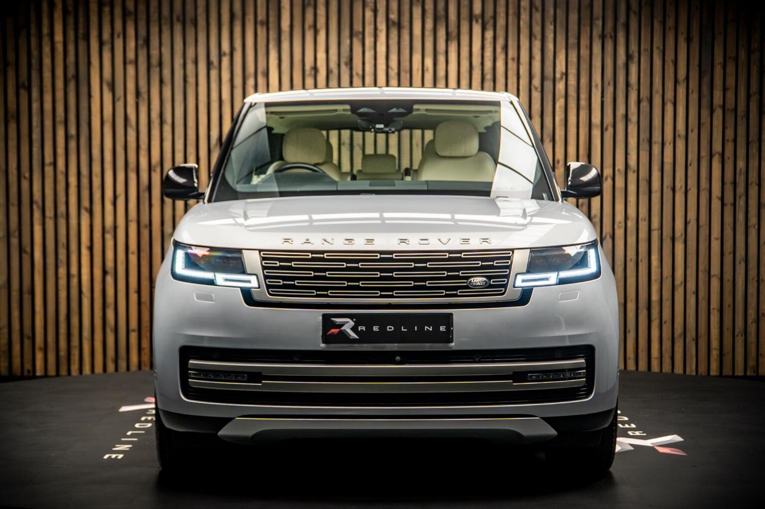 2023 Land Rover Range Rover D300 MHEV SE Auto 4WD — photograph 5
