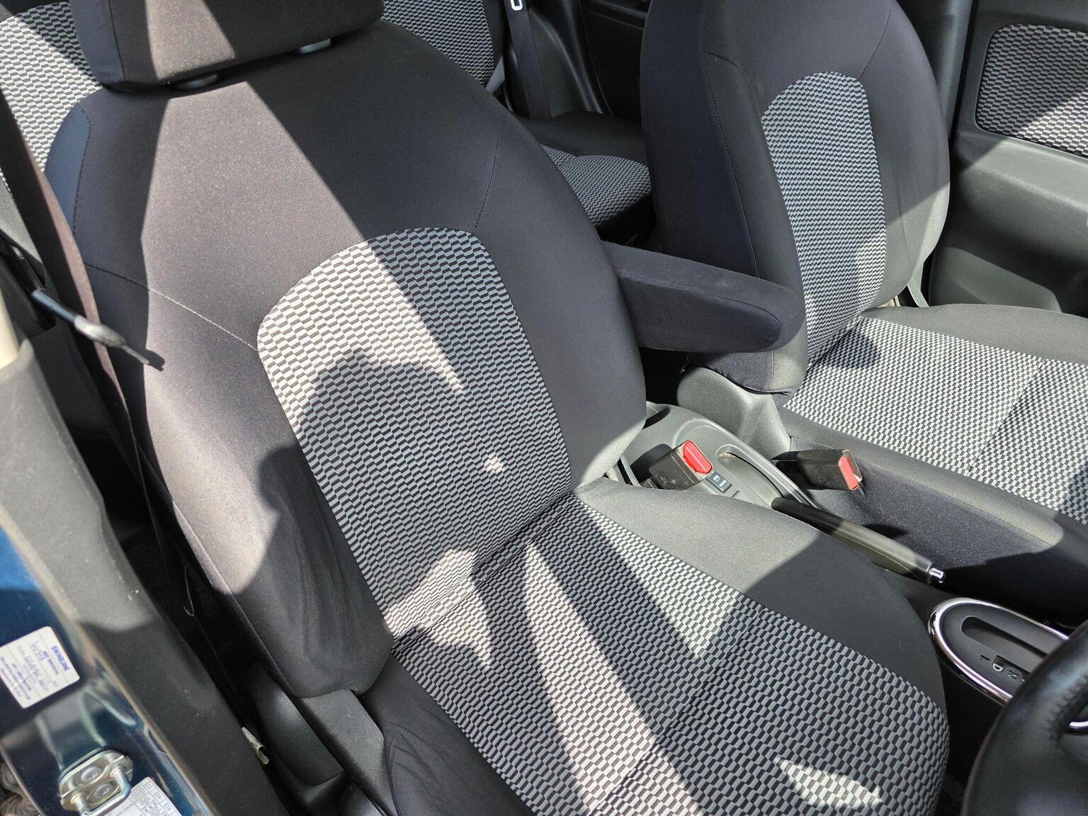 2013 Nissan Micra image 31