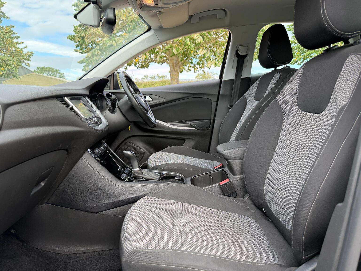 2020 Vauxhall Grandland X image 26